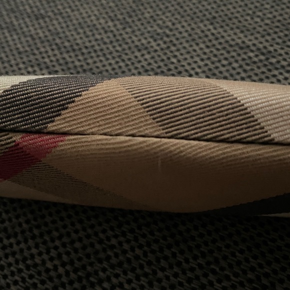Burberry eyeglass case - Picture 6 of 8